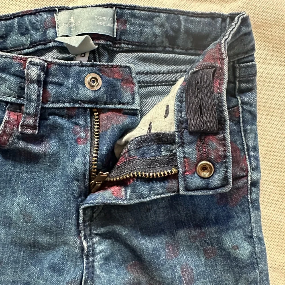 Baby Gap Floral Skinny Jeans in Medium Blue Wash/Red Girls Size 2T